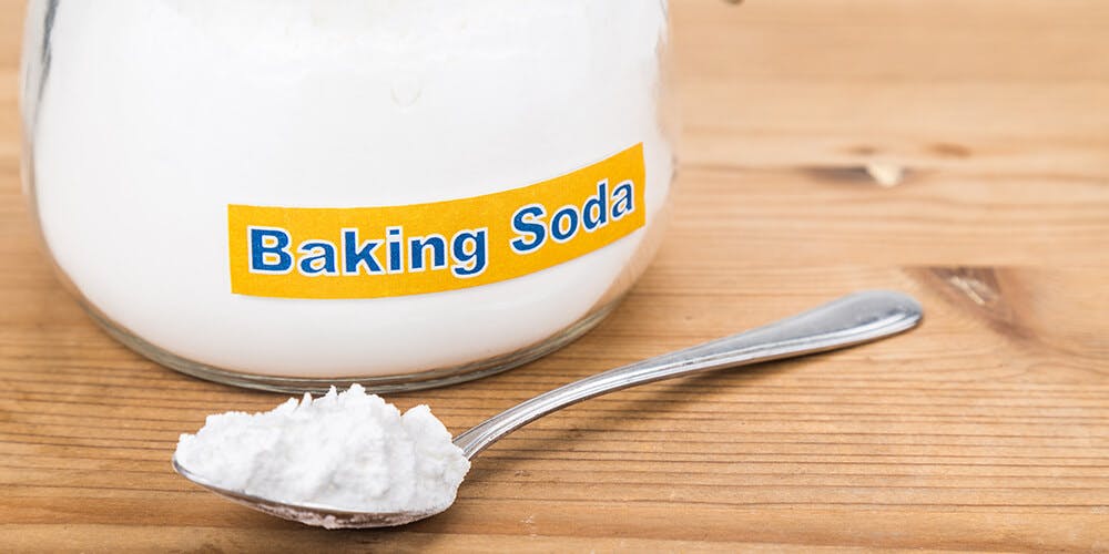 Is baking soda good for the teeth and gums?
